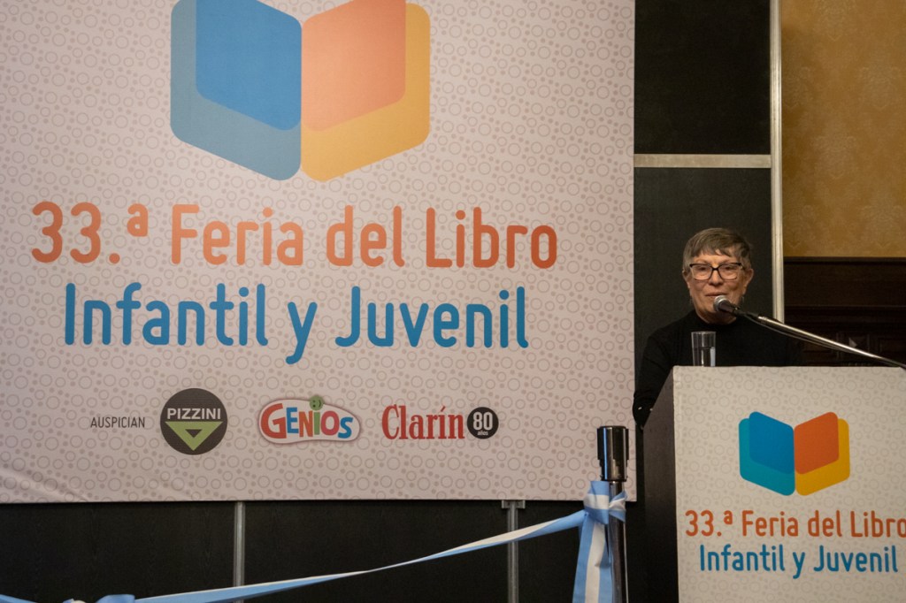 “La literatura para la infancia no puede hoy desviar la mirada de Gaza”. María Teresa Andruetto inauguró la 33° Feria del Libro Infantil y Juvenil 
