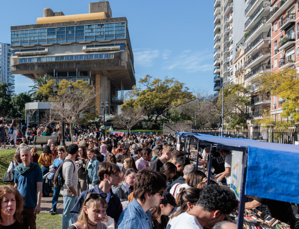 Casas, Litvinova y Mattio en una nueva Fiesta del Libro Usado&nbsp;(FLU)